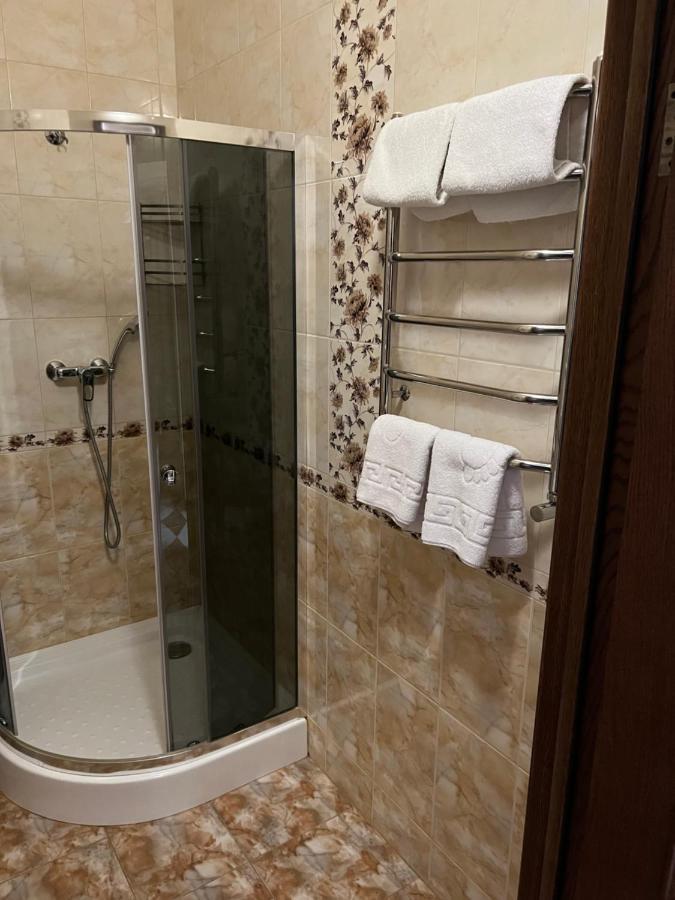 Гостиный Двор Надежда Hotel Khlibodarske Eksteriør billede