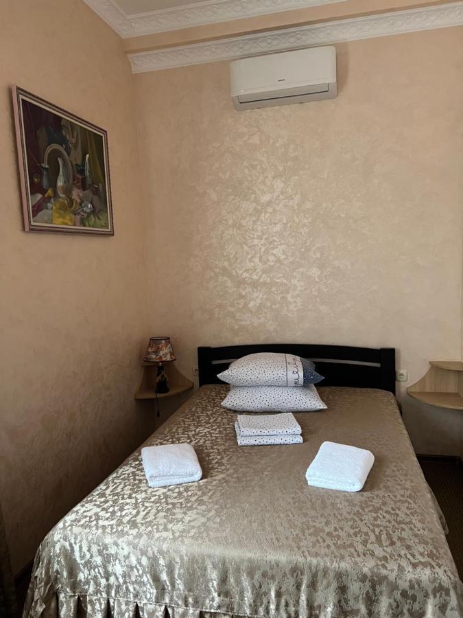 Гостиный Двор Надежда Hotel Khlibodarske Eksteriør billede